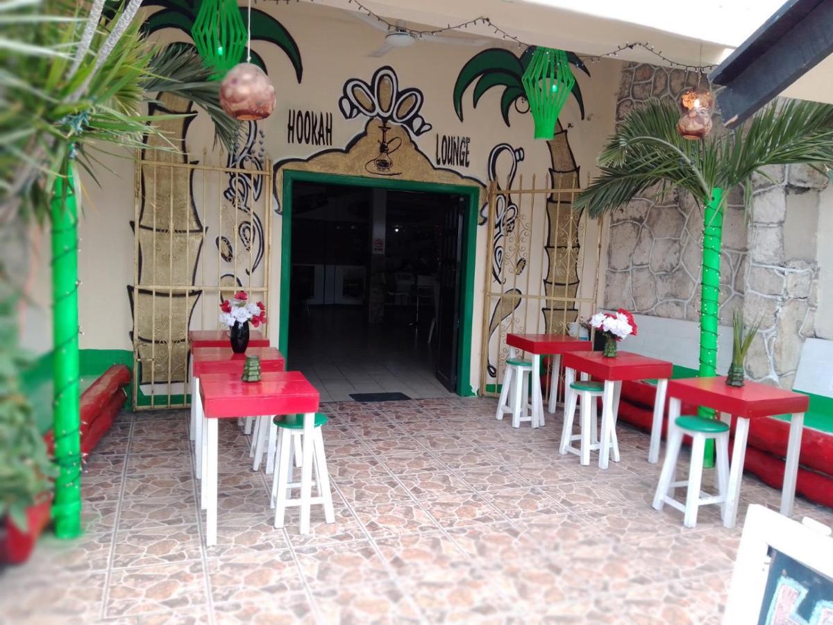 Hostal Hotel Ado Канкун Экстерьер фото