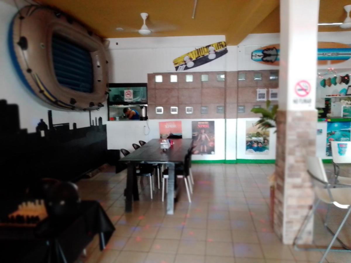Hostal Hotel Ado Канкун Экстерьер фото