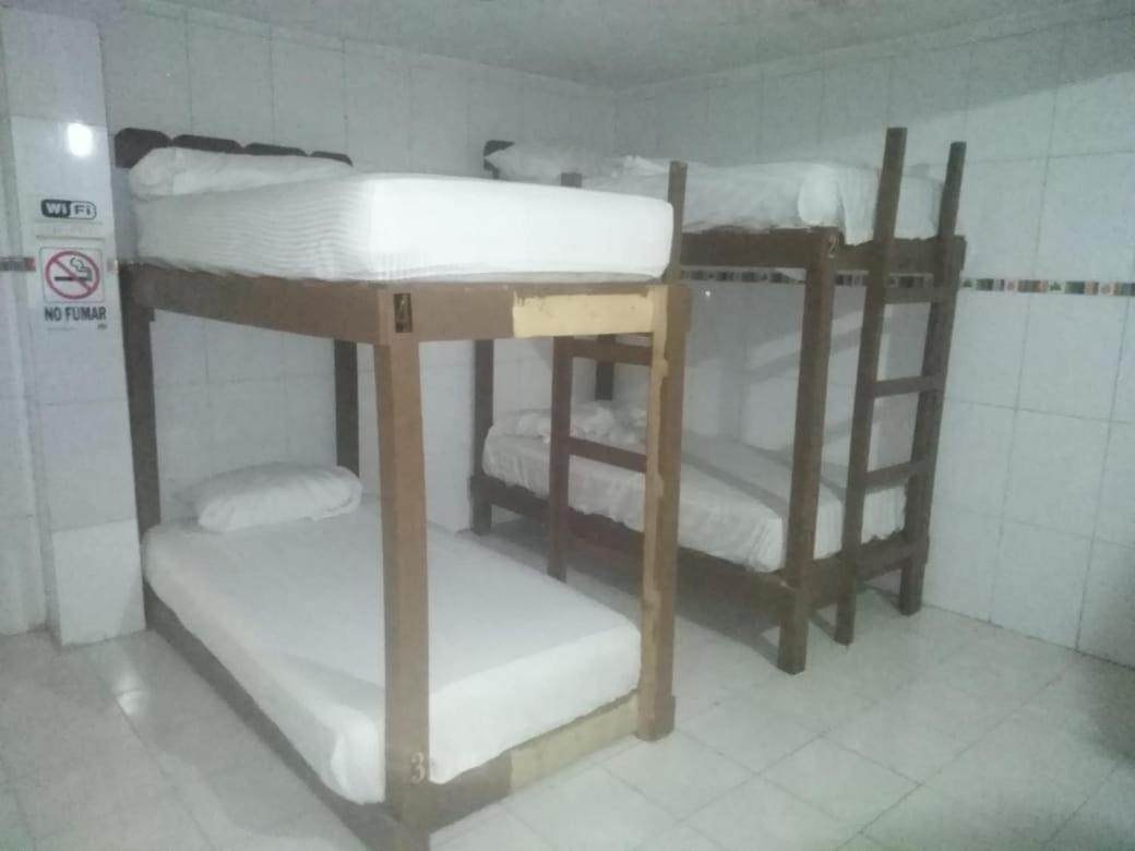 Hostal Hotel Ado Канкун Экстерьер фото